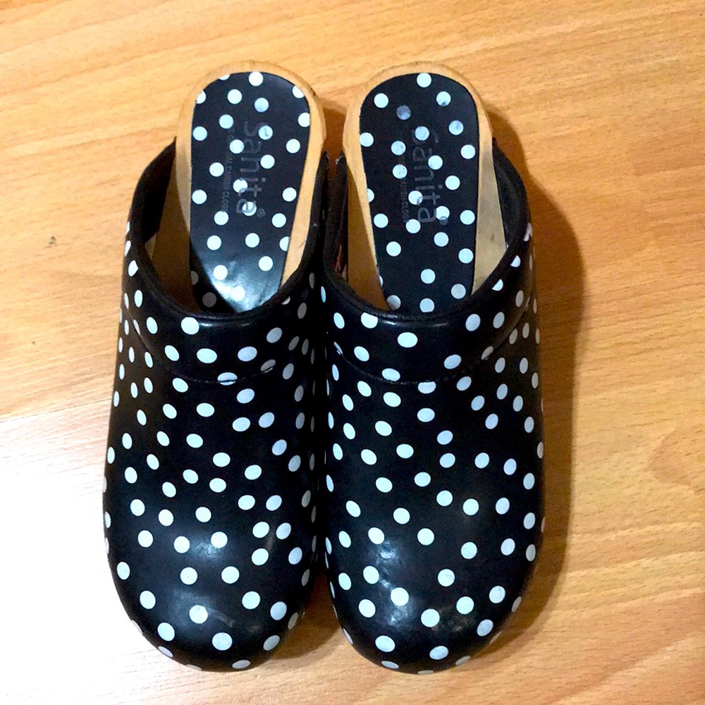 Sanita Polkadot clogs